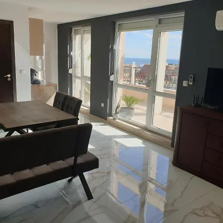 Grand Sea View Penthouse 아파트 *